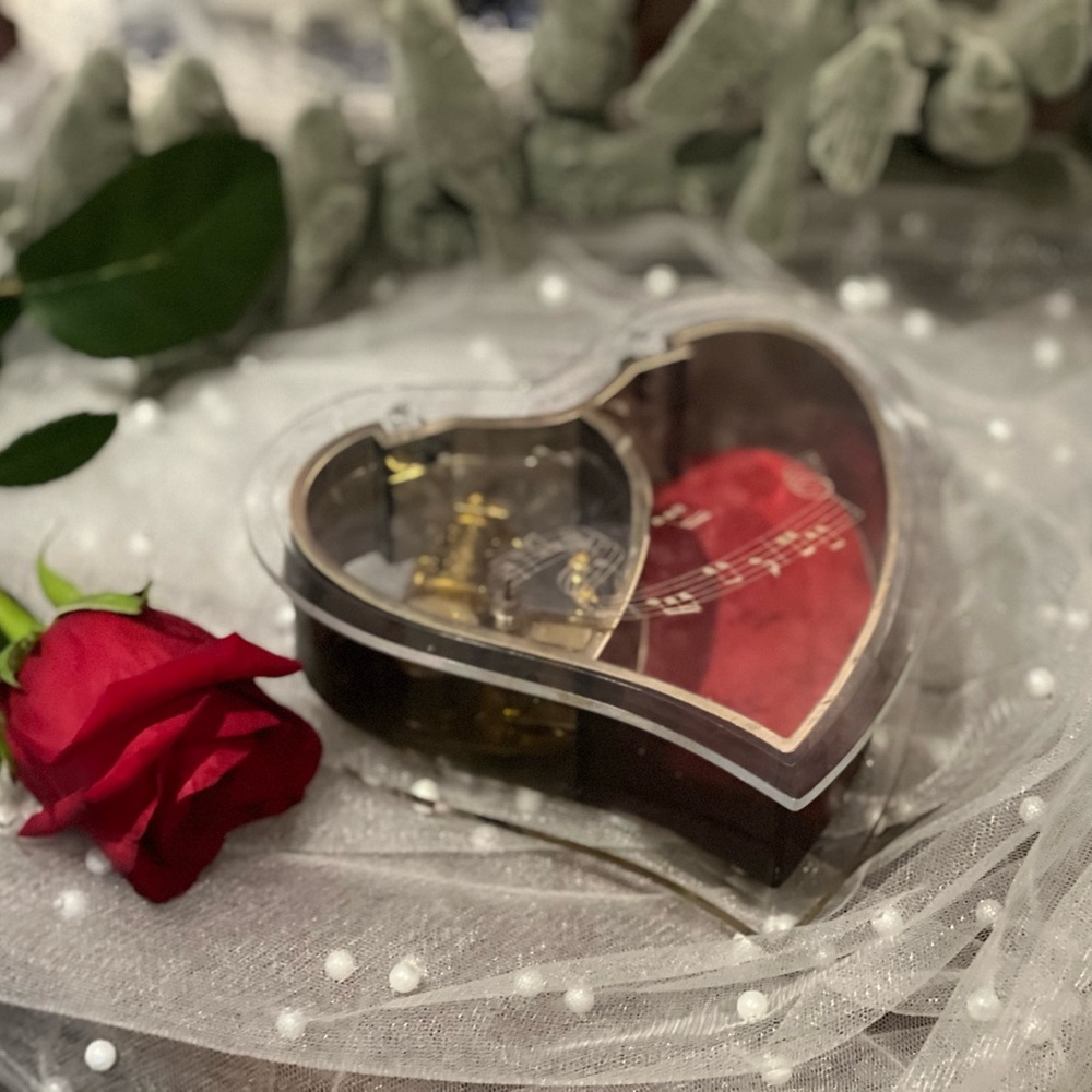 Laurel Heart Music Box Acrylic Music Storage Box Valentine Decor Music
